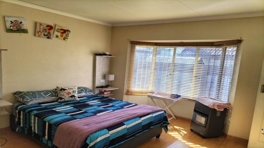 2 Bedroom Property for Sale in Vaalpark Free State